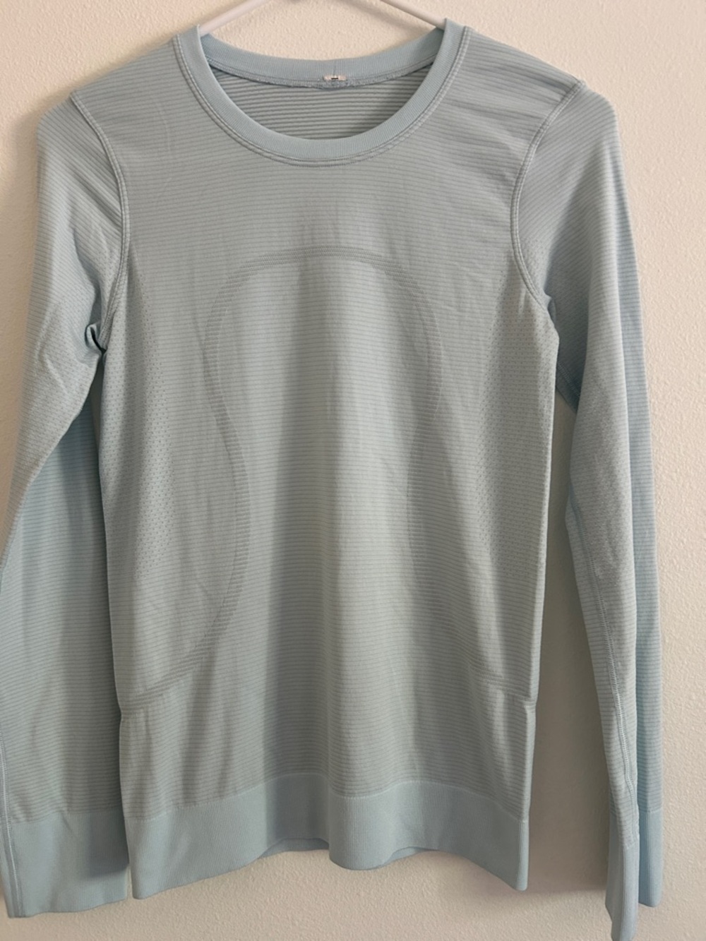 Lululemon Swiftly relaxed long sleeve shirt Light Blue Size 4 6